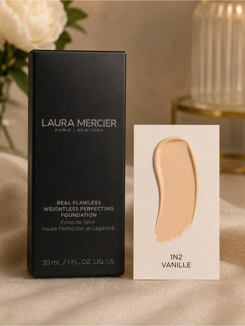 laura mercier Real Flawless Weightless Perfecting Foundation - Vanille (1N2)